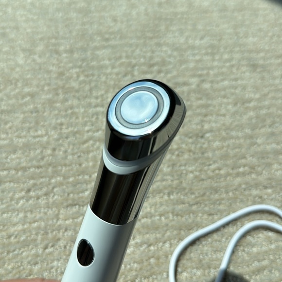 Medicube Airshot and Booster Machines Combo. Comes with one charging cable. - Picture 3 of 8